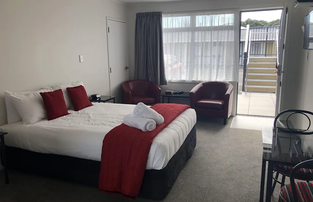 Ambassador Motor Inn-1